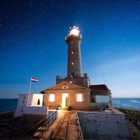 Porer Lighthouse 1833 アパート *