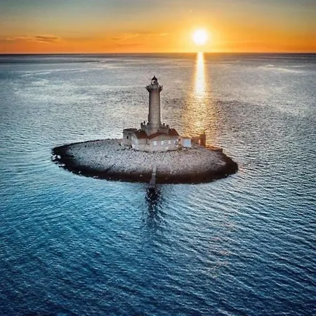아파트 Porer Lighthouse 1833 *
